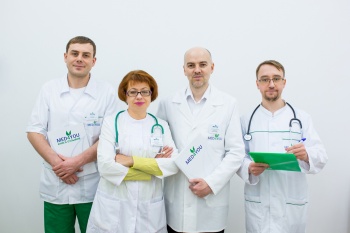 Врачи