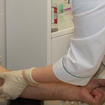 Внутривенное струйное введение препарата